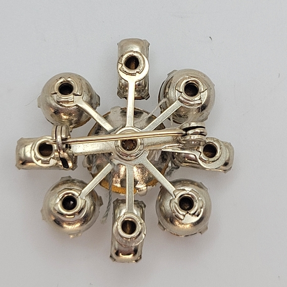 Vintage Rhinestone Starburst Brooch - Picture 4 of 11